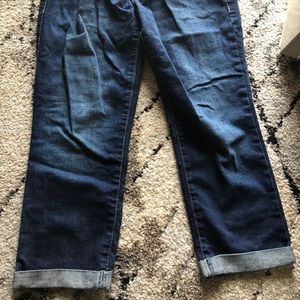 Old Navy Pants - Old Navy Maternity Crop Jeans Old Navy Pants - Old Navy Maternity Crop Jeans